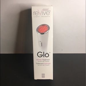 Revive Light Therapy Glo Wrinkle Treatment and bonus Face Mask